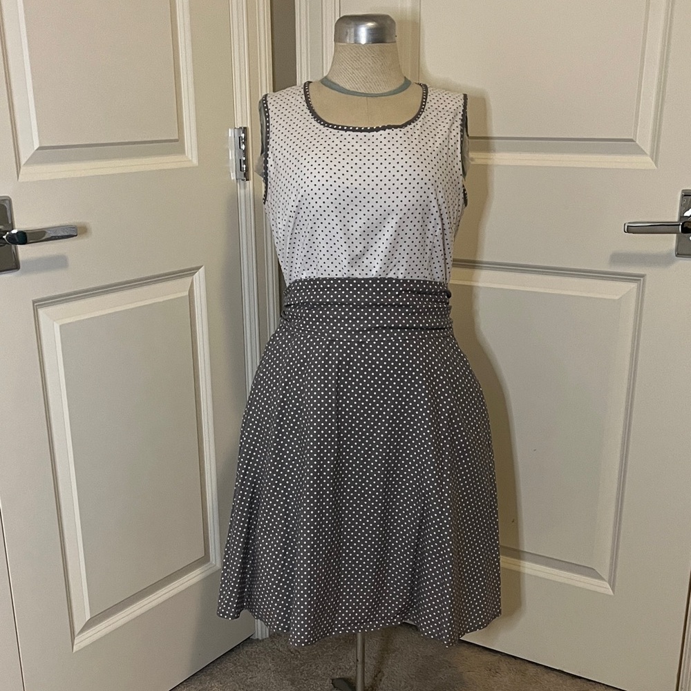 Modcloth Gray and White Polka Dot Dress with matching belt and POCKETS!